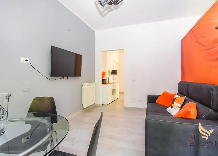 Orange House Apartment