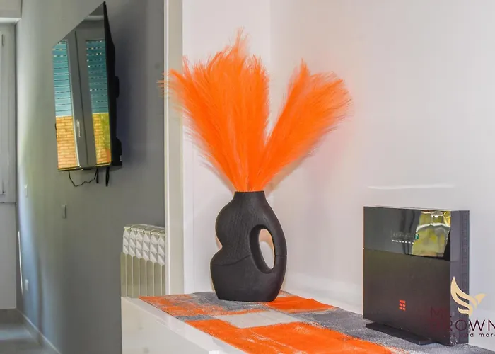 Orange House Apartment